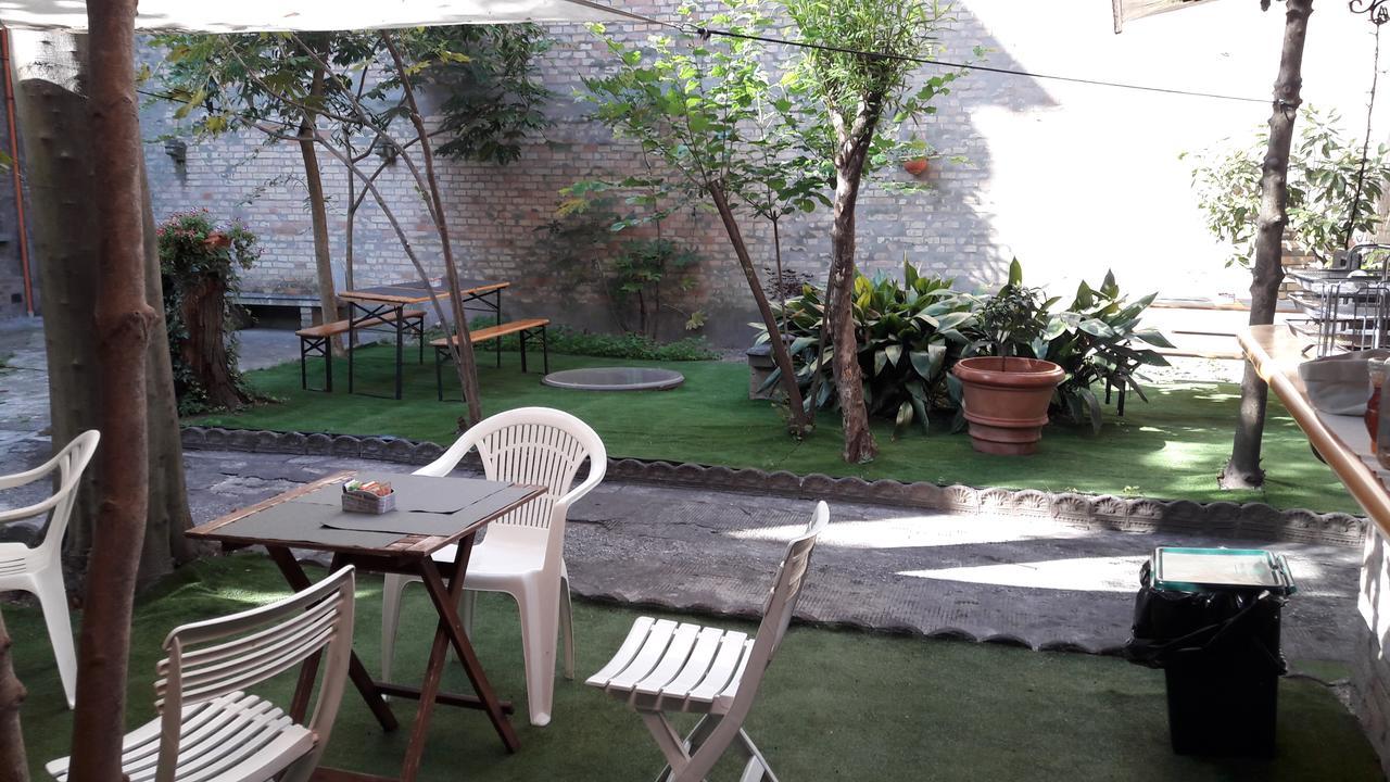 Yard 19 Bed and Breakfast Rávena Exterior foto